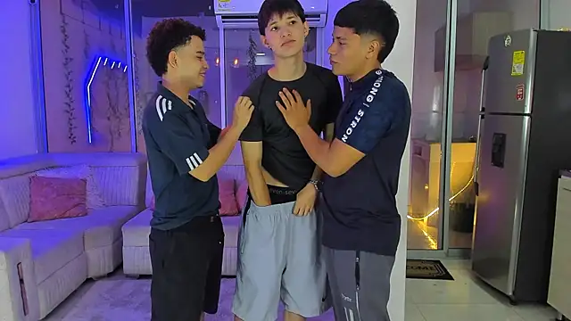 Houseofwarrios webcam