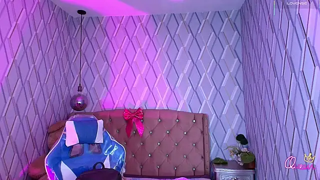 NicolleTaylor webcam