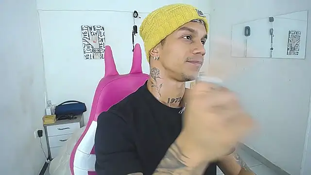 Leonard_Price webcam