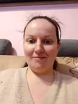 BustyLadyAlma webcam