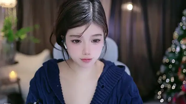 cecily (F young) - 变声期到。