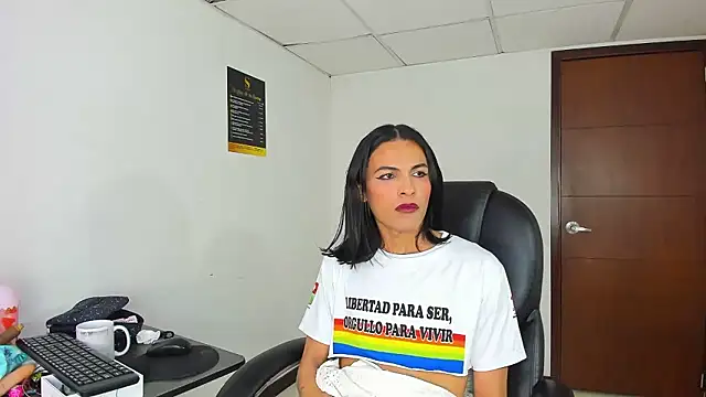 Aisha_hotts777 webcam