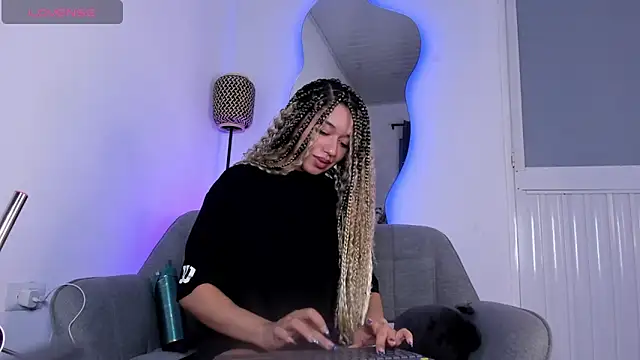 Scarlett_Browns webcam