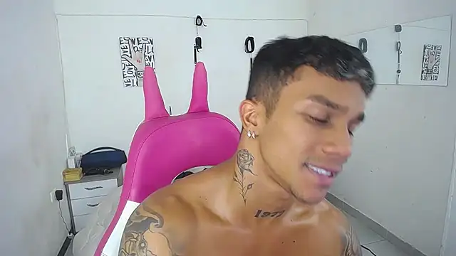 Leonard_Price webcam