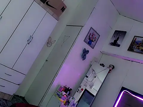 Miss_twinny21 webcam