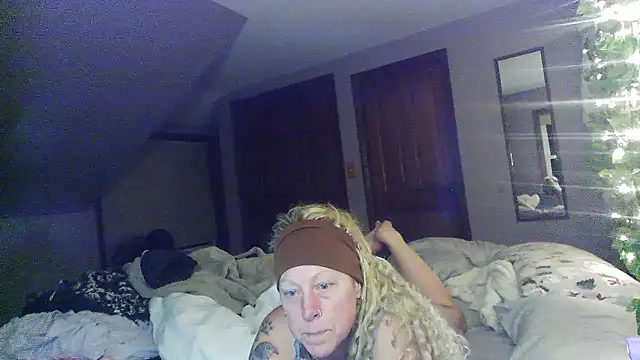 Outdoorchicjj webcam