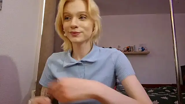 AuraNevera webcam stripchat model stream image