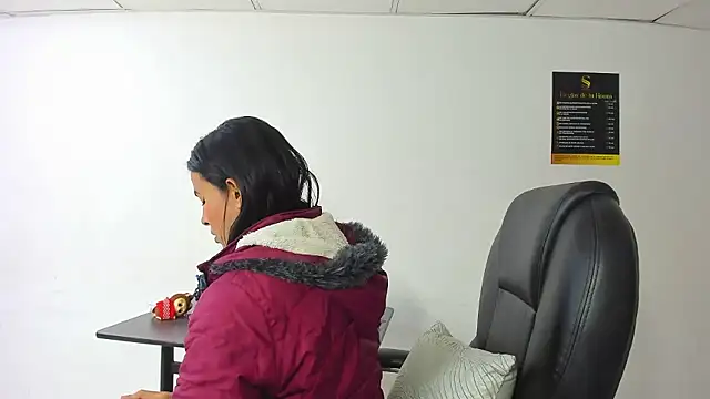 Aisha_hotts777 webcam