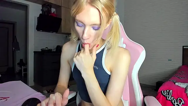 _Alice_Kitty Live Webcam on Stripchat