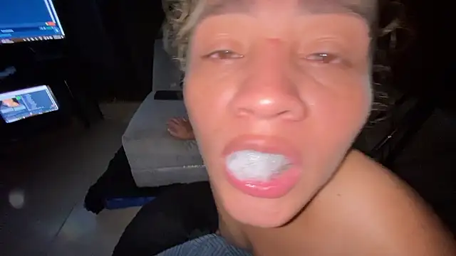 Elithee__ass___ webcam