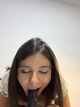 Webcam Model (SaraMistick)  is live.Free join now!