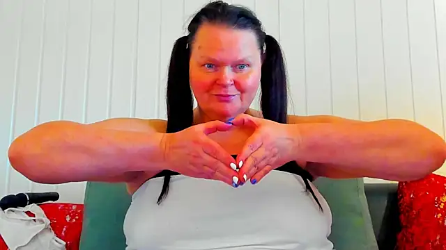 MilanaBiegert webcam