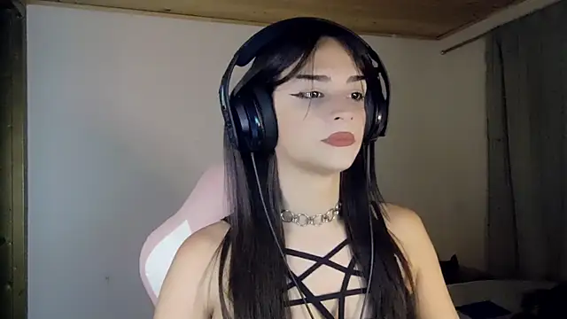 Dollbehavior_ webcam