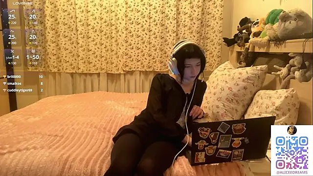 AliceInYourWonders webcam