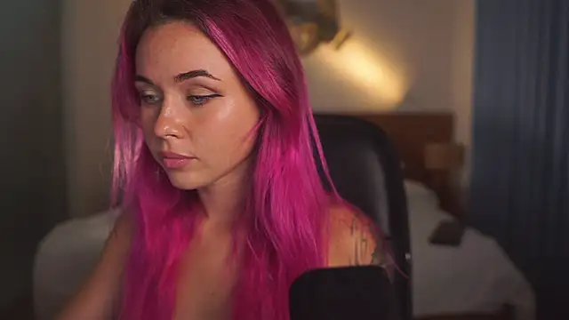 sarah_pink (F young) - Nipple play