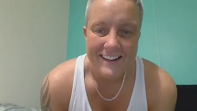 Bendoverbetty3 webcam