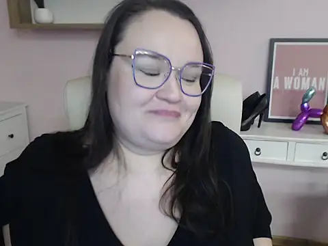 HollyDanceSoul webcam