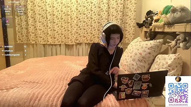 AliceInYourWonders webcam