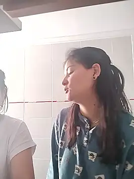 Naiara_Love webcam