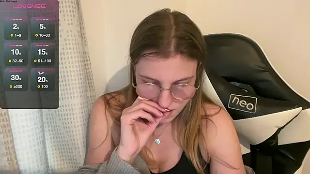 BustyKellyXXX webcam