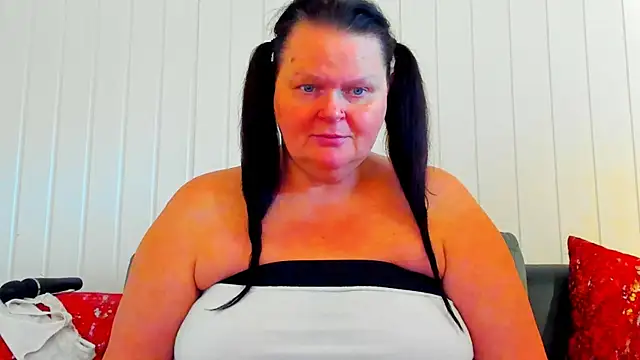 MilanaBiegert webcam