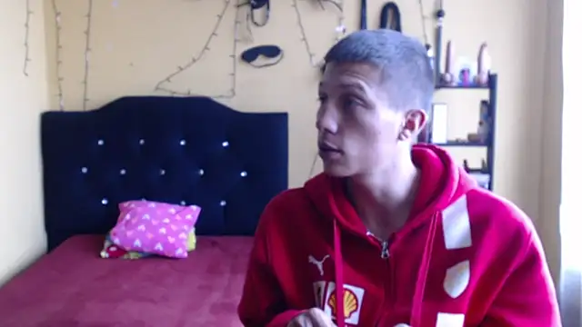 Violet_And_Smith webcam