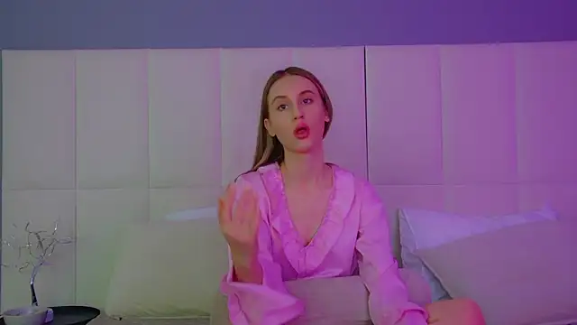 VictoriaHopsons webcam