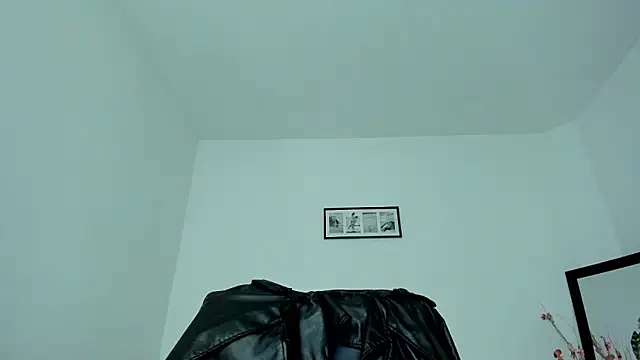 Webcam Model (Adele_Sweett)  is live.Free join now!