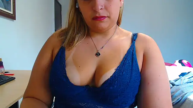 bumbumgigante - BumbumGigante's free webcam