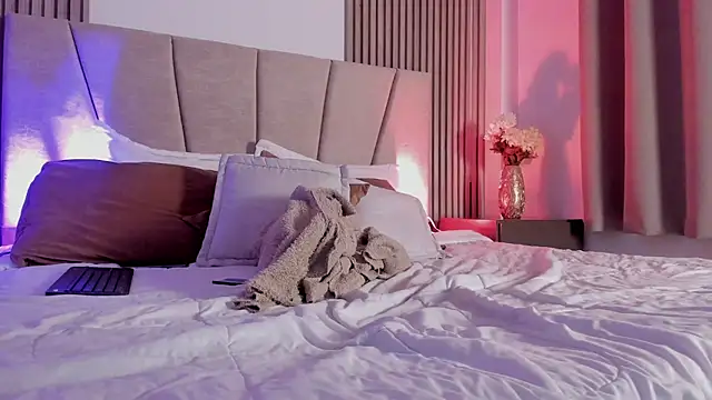 Victoria_Beaumont webcam