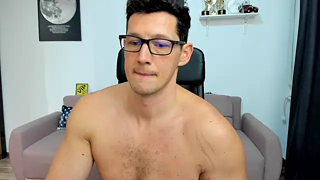 brutusk08 (Ask my age) - Make me cum in open chat