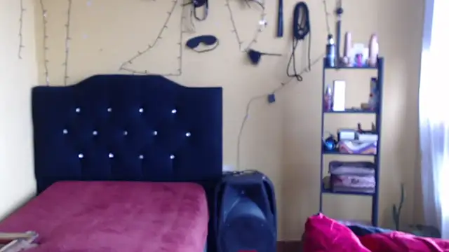 Violet_And_Smith webcam