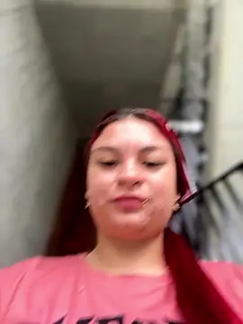 Webcam Model (MiaLujan_)  is live.Free join now!