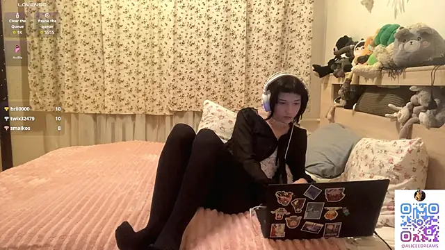 AliceInYourWonders webcam