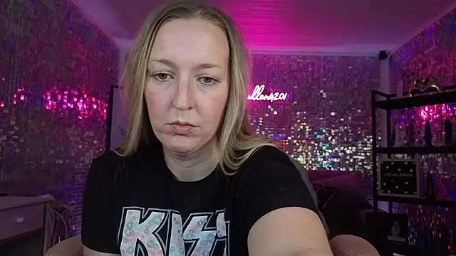 lucyallen4201 webcam