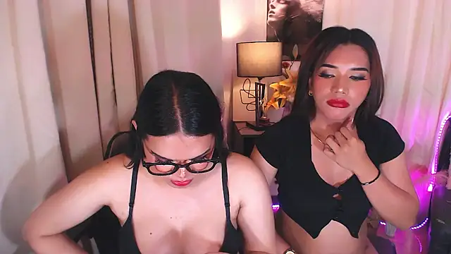 HeavenlyHugeCock webcam