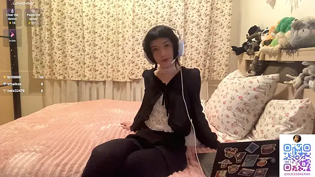 AliceInYourWonders webcam
