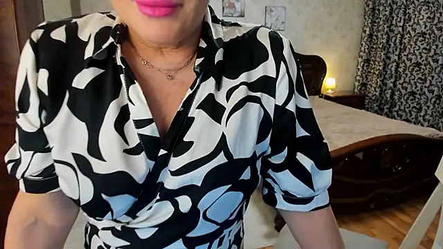 kiratempt - KiraTempt's free webcam - UK Sex Cams