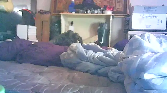 ON3YOULLN3VER_FIR3 webcam