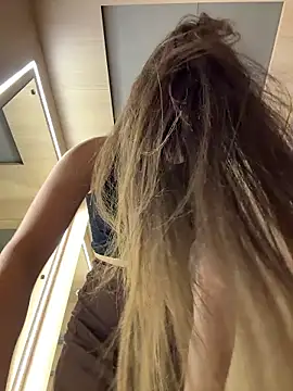 kristirich (F young) - Naked+spank ass🍑💕