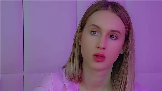 VictoriaHopsons webcam