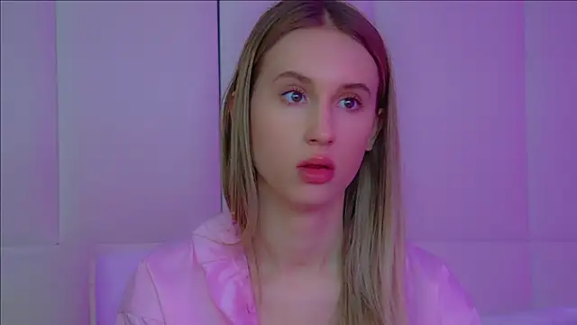 VictoriaHopsons webcam