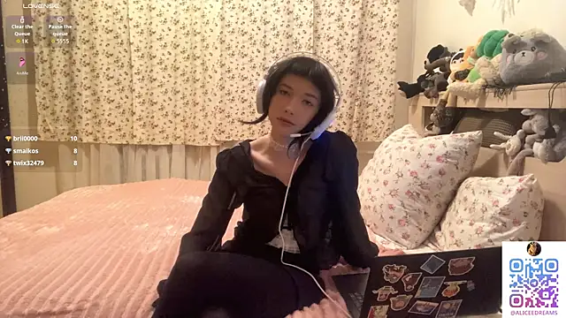 AliceInYourWonders webcam