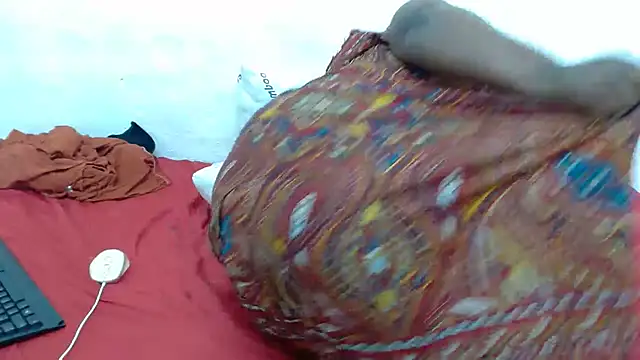 thickchocolatex2 (F milf) - happy new year