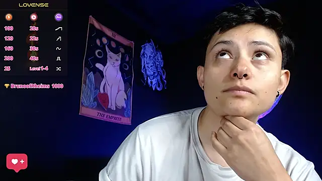 girl_intense444 webcam