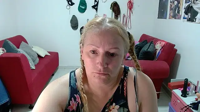 emperabigbootybigass webcam