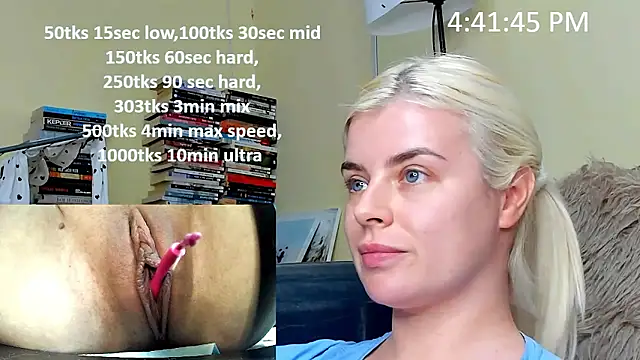 queenofthenighttt webcam