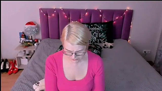 sabrinamacmarren webcam