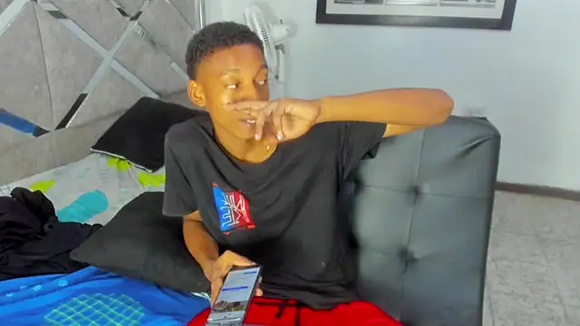 EvaxEmma Live Webcam on Stripchat