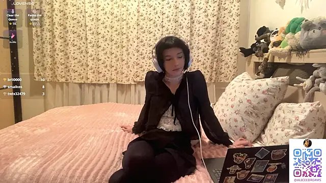 AliceInYourWonders webcam